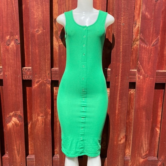 Capella Dresses & Skirts - Cappella Green Dress Size M